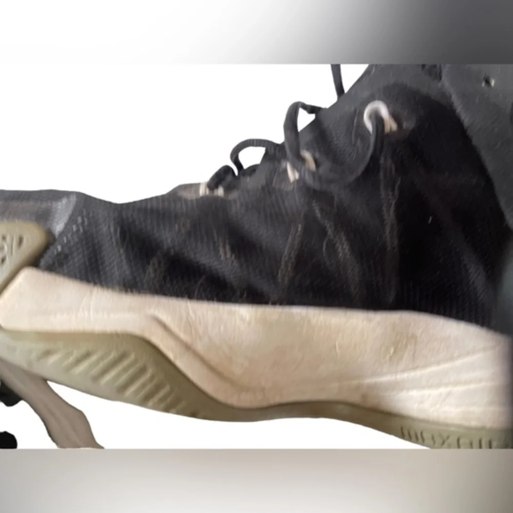Nike‎ Air Max Audacity 2016 Black Gold size 14